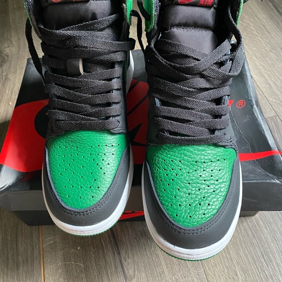 Jordan 1 Retro High OG - 6Y (7.5W) - New - Picture 8 of 9